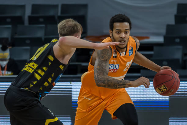 上落于下风 上落于下风